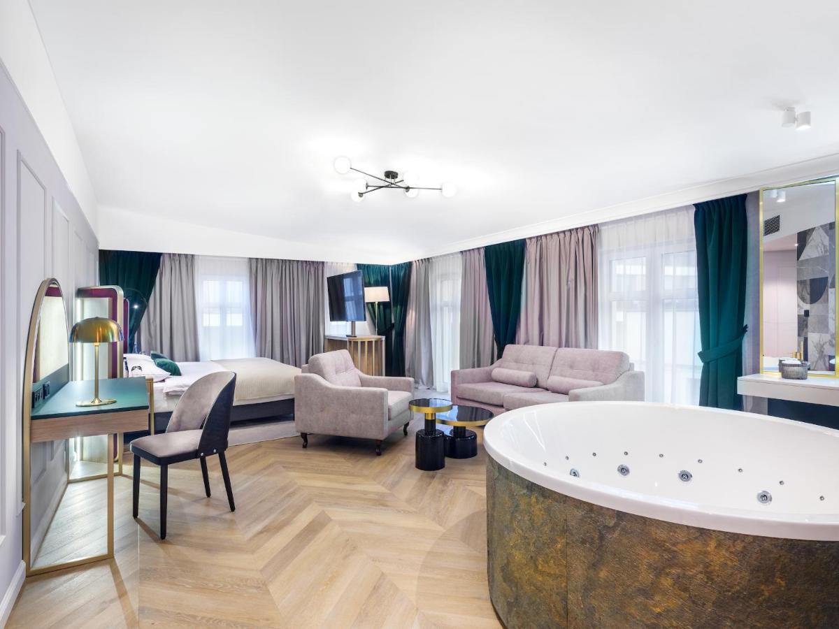 Golden Queen Deluxe Jacuzzi Apartments - Old Town Krasków Eksteriør bilde